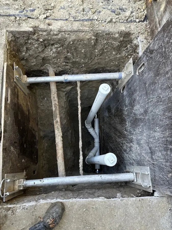 Experienced plumber completing Drain Cleaning work in Josephine